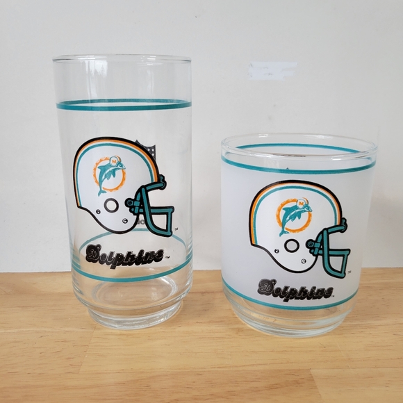 Miami Dolphins Glasses Set 80's Mobil Gas NFL Gasses - Picture 1 of 9